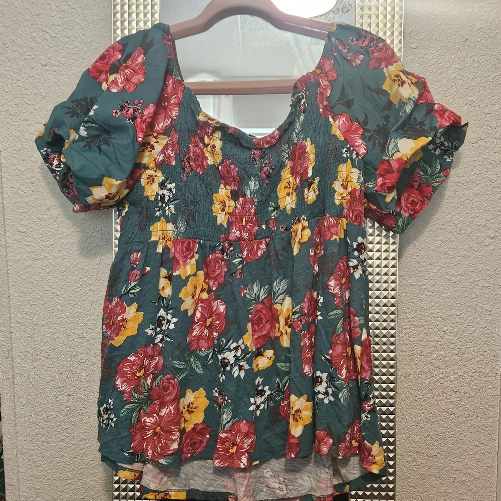 Torrid Vibrant Floral Green Blouse - Picture 2 of 4